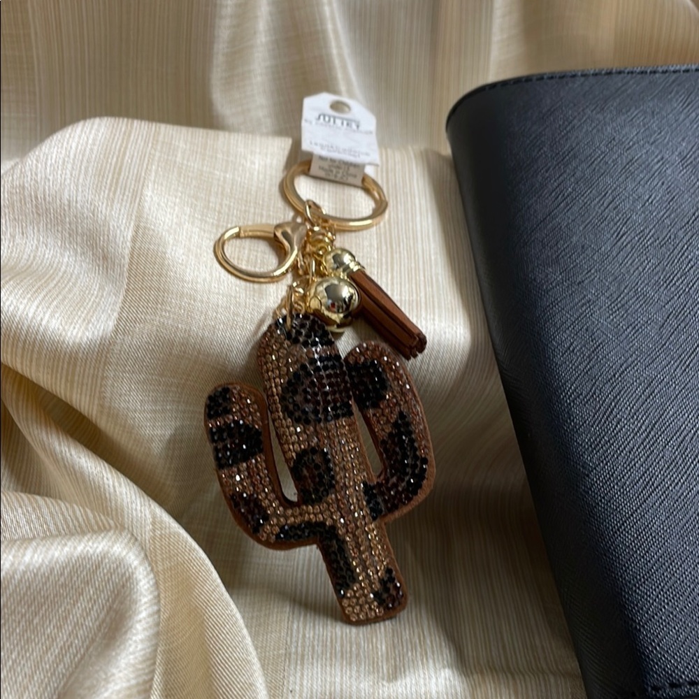 Elegant New York and Co.Black Women's Wallet with Key Chain - Picture 6 of 7